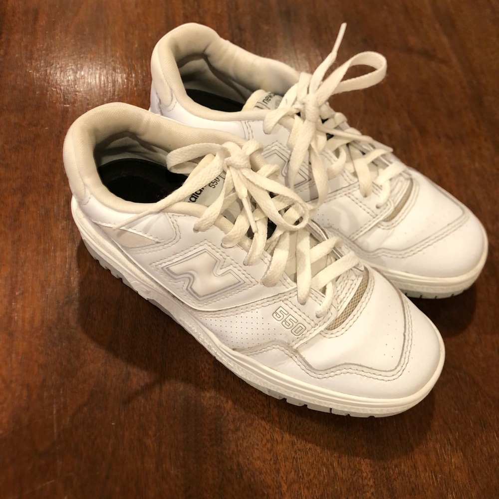 New Balance 550 Shoe. W6.5.